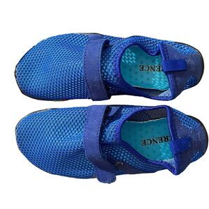 Merence Boys Unisex Water Shoes Blue Mesh Adjustable Strap Multi Bottom Size 34